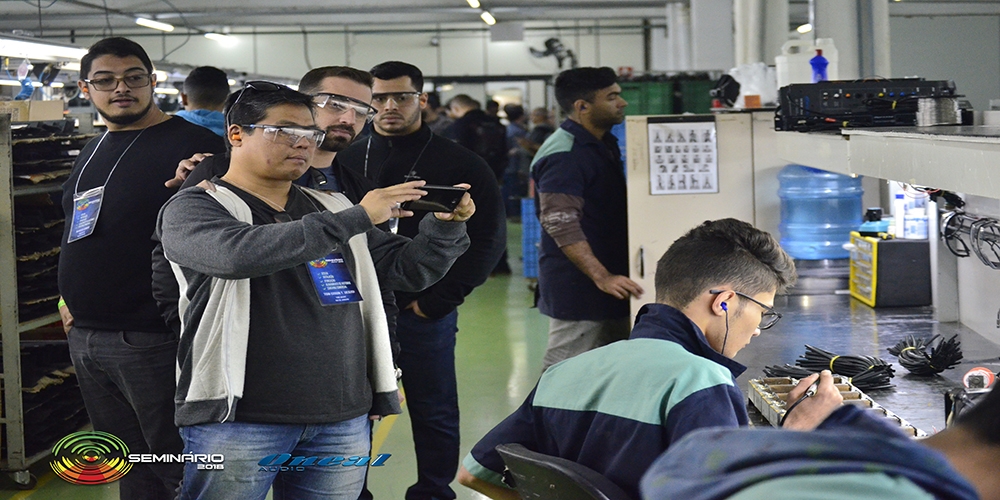 SEMINÁRIO ONEAL REÚNE PROFISSIONAIS DO ÁUDIO